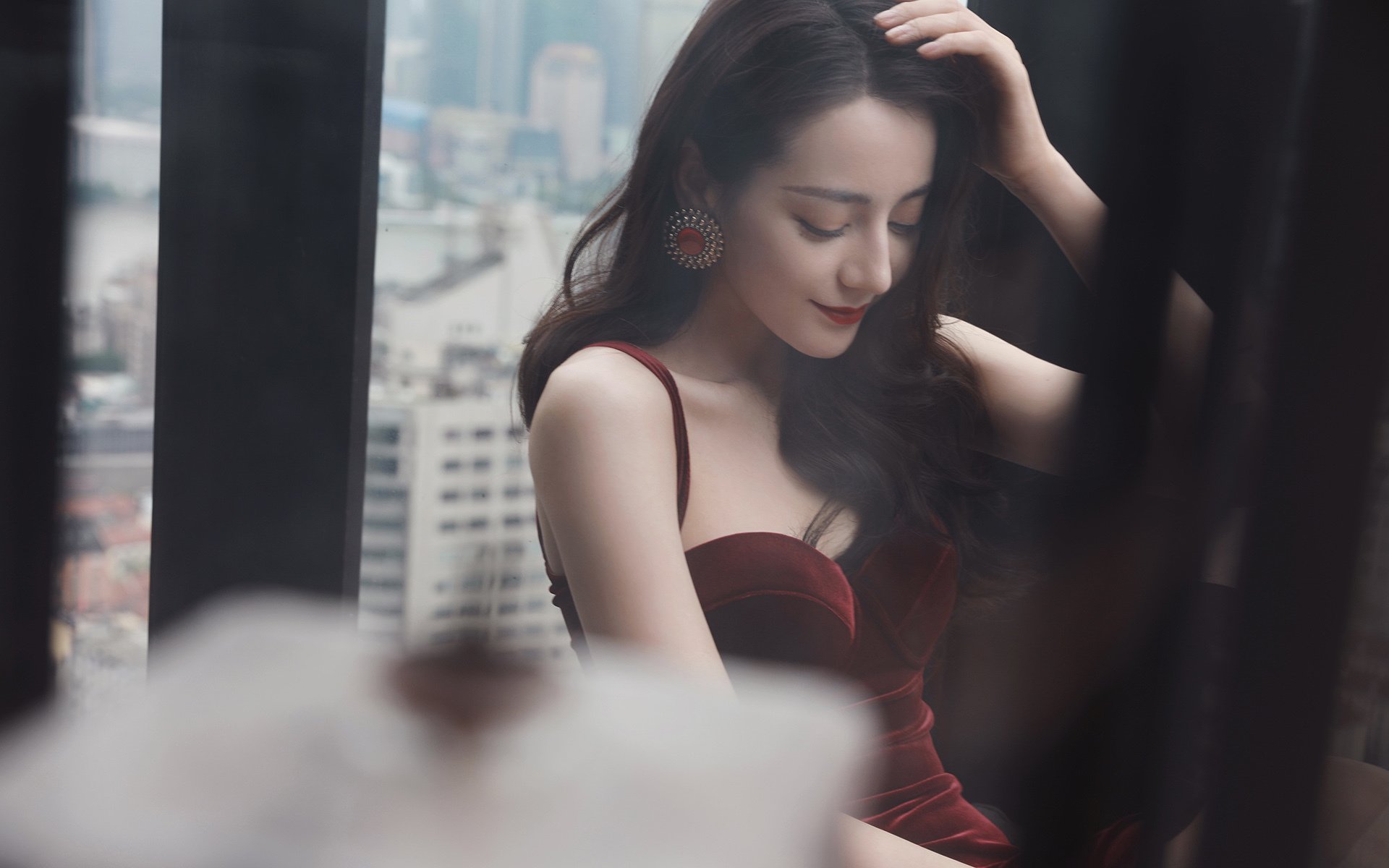 全黑队依靠全员参与防守,极大提升防线稳固性,全黑队服