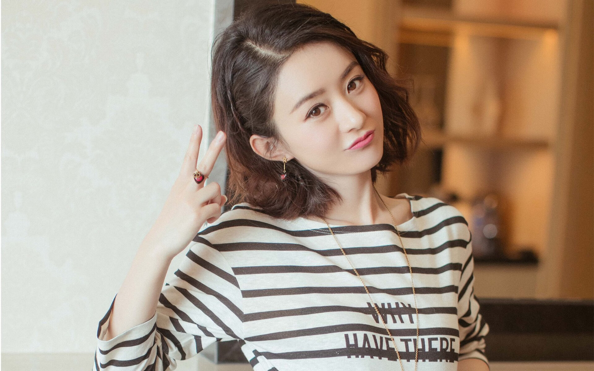 kaiyun官方入口登录-篮网球员训练中展示高难度转身上篮动作，篮网球员入场